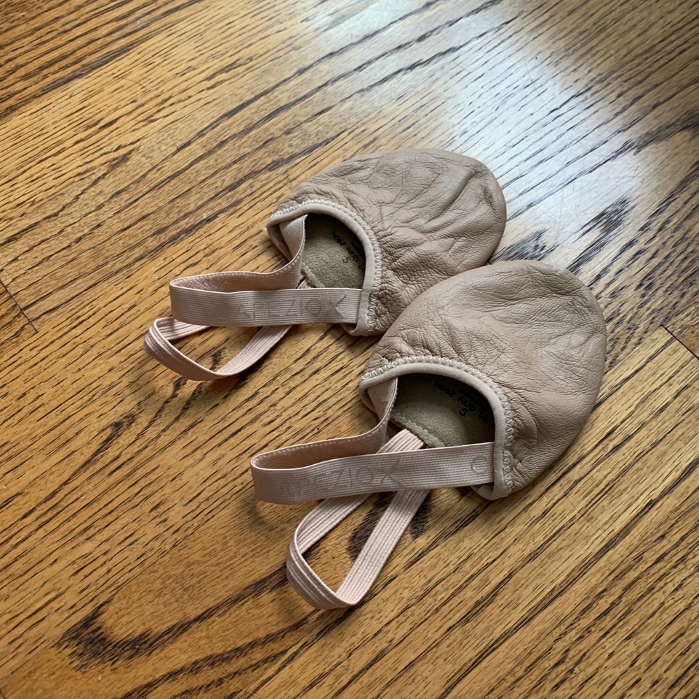 Capezio Leather Turners size S
